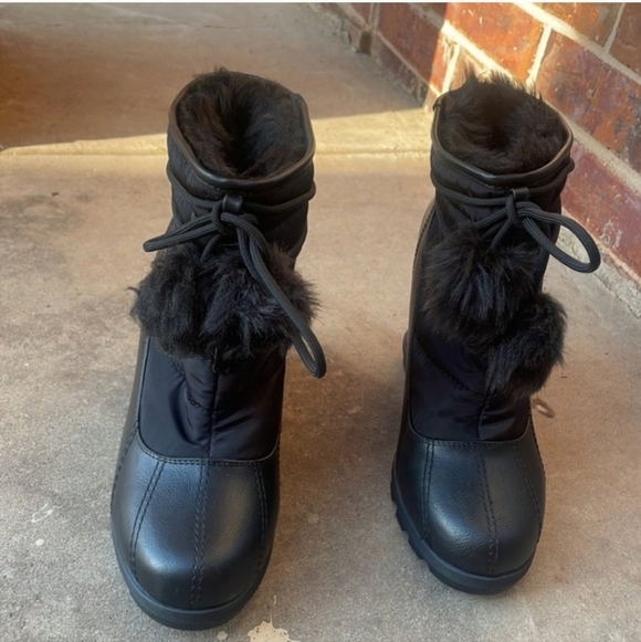 🍂🍁NWOT Shoe dazzle ERTHA faux Fur Lined Boots! 10 - Picture 2 of 8